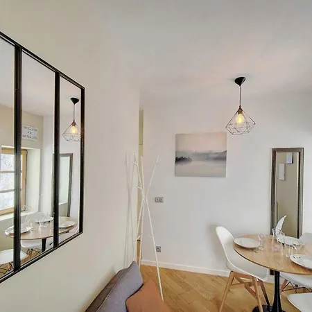 Lovely Renovated Terrace - Mobility Lease Apartment